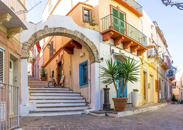 Alba 4* Carloforte (Isola di San Pietro)